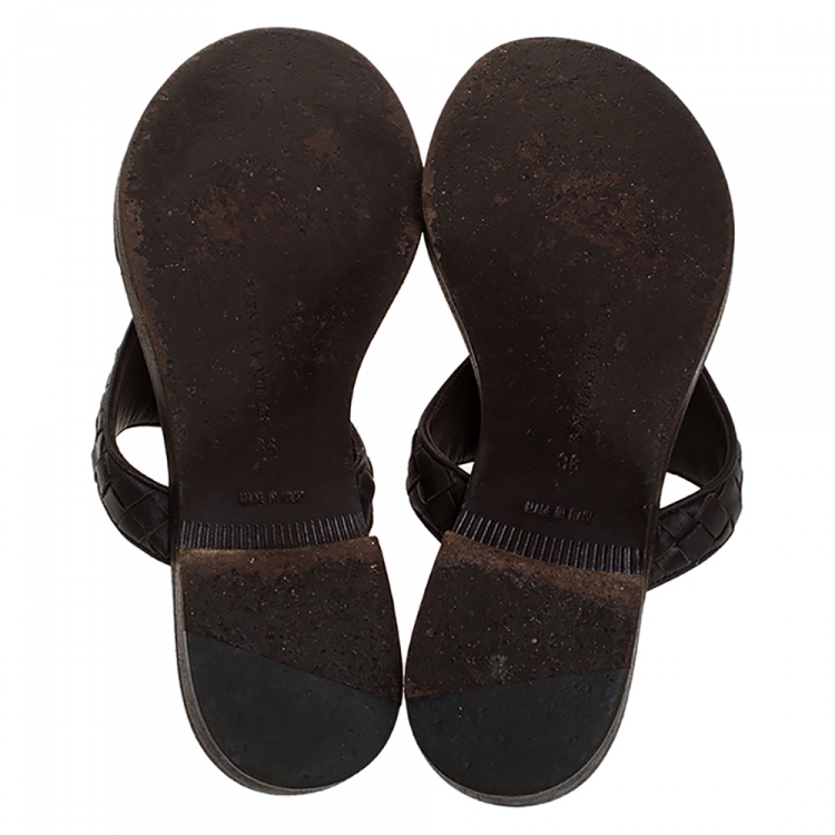 Pre Owned Bottega Veneta Brown Intrecciato Leather Thong Flats Size 36