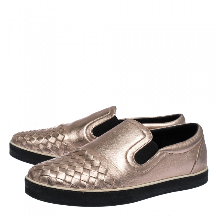 Pre Owned Bottega Veneta Metallic Gold Rose Intrecciato Leather Slip-on Sneakers 39