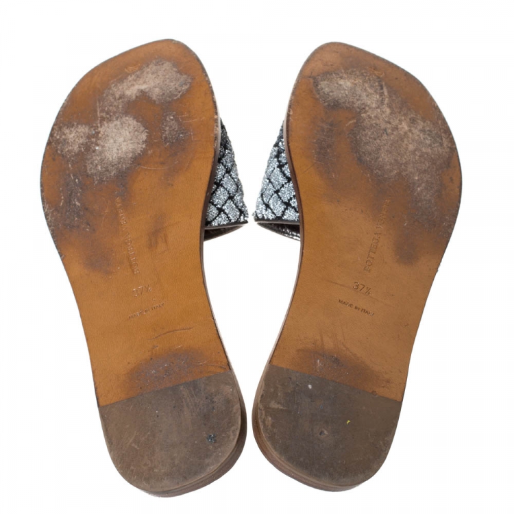 Pre Owned Bottega Veneta Metallic Silver/Grey Chain Stitch Intrecciato Flat Slides Size 37.5