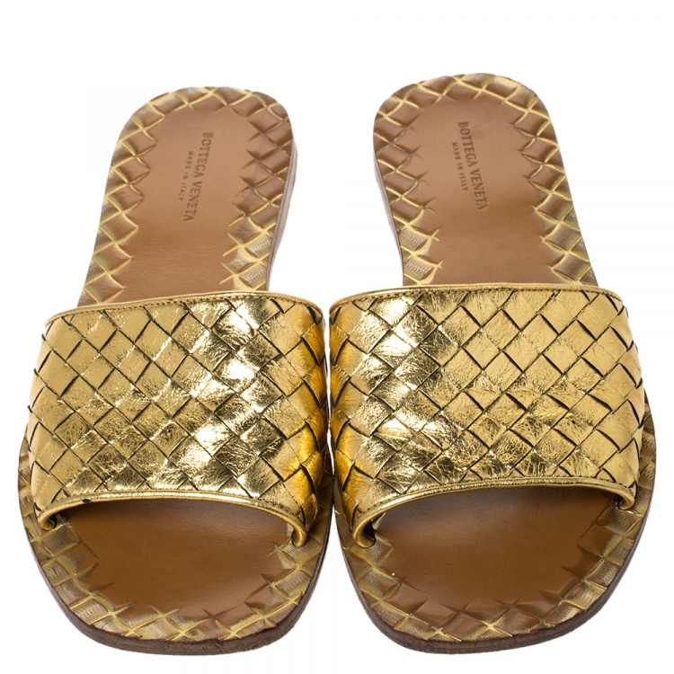 Pre Owned Bottega Veneta Metallic Gold Leather Intrecciato Flat Slides Size 37.5