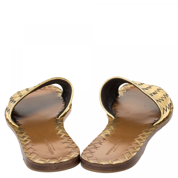 Pre Owned Bottega Veneta Metallic Gold Leather Intrecciato Flat Slides Size 37.5