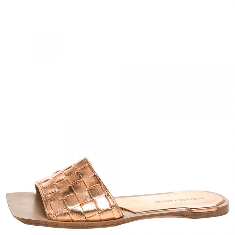 Pre Owned Bottega Veneta Metallic Rose Gold Leather Intrecciato Flat Slides Size 39
