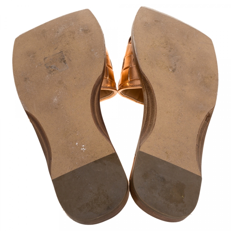 Pre Owned Bottega Veneta Metallic Rose Gold Leather Intrecciato Flat Slides Size 39