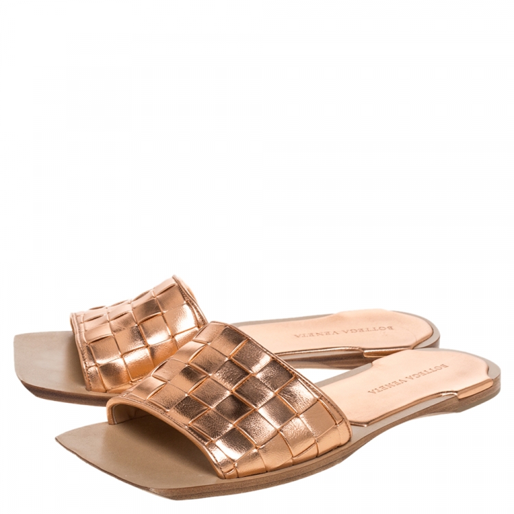 Pre Owned Bottega Veneta Metallic Rose Gold Leather Intrecciato Flat Slides Size 39