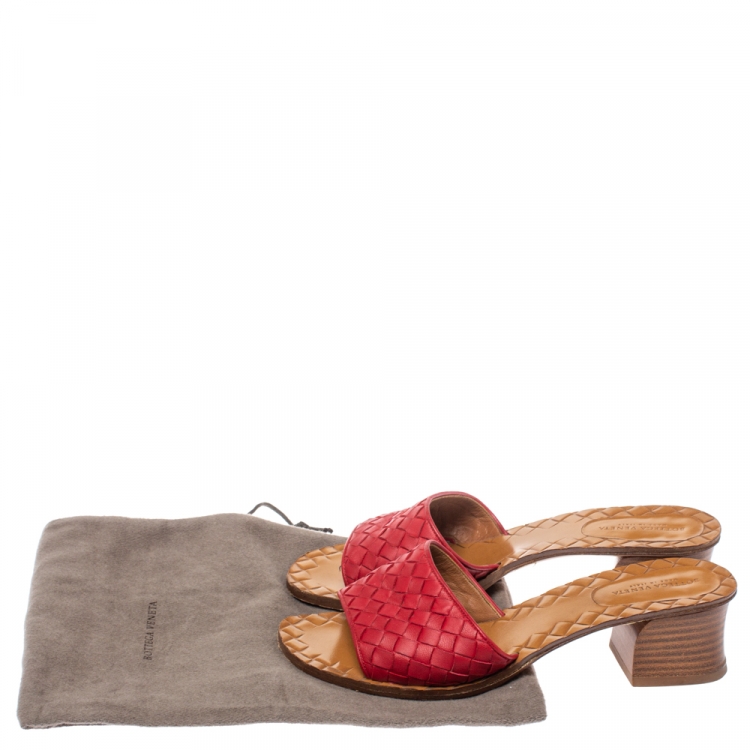 Pre Owned Bottega Veneta Red Intrecciato Leather Ravello Slide Sandals Size 36