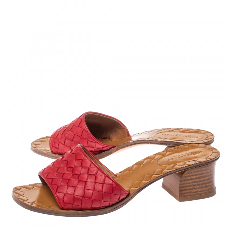 Pre Owned Bottega Veneta Red Intrecciato Leather Ravello Slide Sandals Size 36