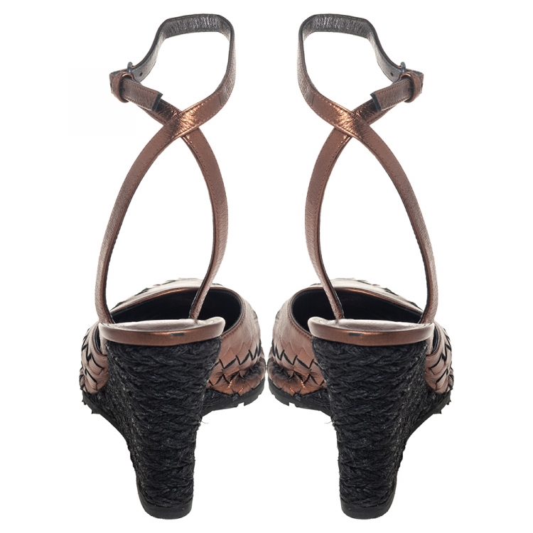 Pre Owned Bottega Veneta Metallic Brown Intrecciato Leather Ankle Strap Sandals Size 38