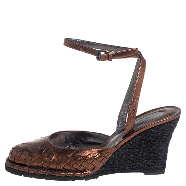 Pre Owned Bottega Veneta Metallic Brown Intrecciato Leather Ankle Strap Sandals Size 38