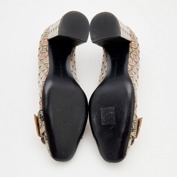 Pre Owned Bottega Veneta Grey Printed Patent Leather Block Heel Buckle Detail Pumps Size 35.5
