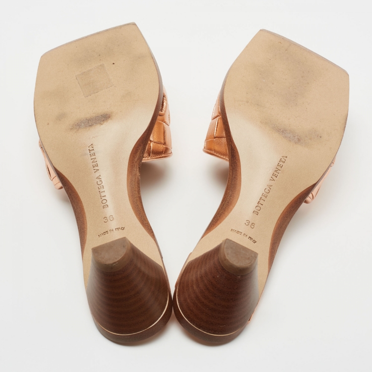 Pre Owned Bottega Veneta Rose Gold Intrecciato Leather Square Toe Slide Sandals Size 36
