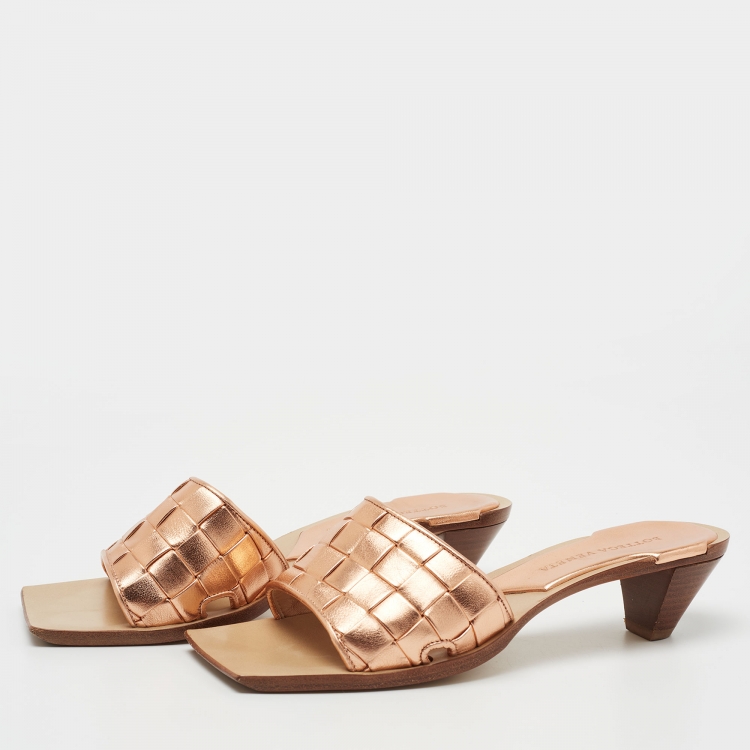 Pre Owned Bottega Veneta Rose Gold Intrecciato Leather Square Toe Slide Sandals Size 36