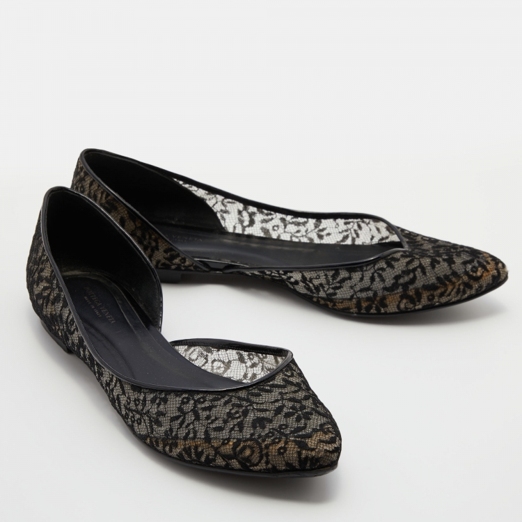 Pre Owned Bottega Veneta Black Lace and Patent Leather Ballet Flats Size 39
