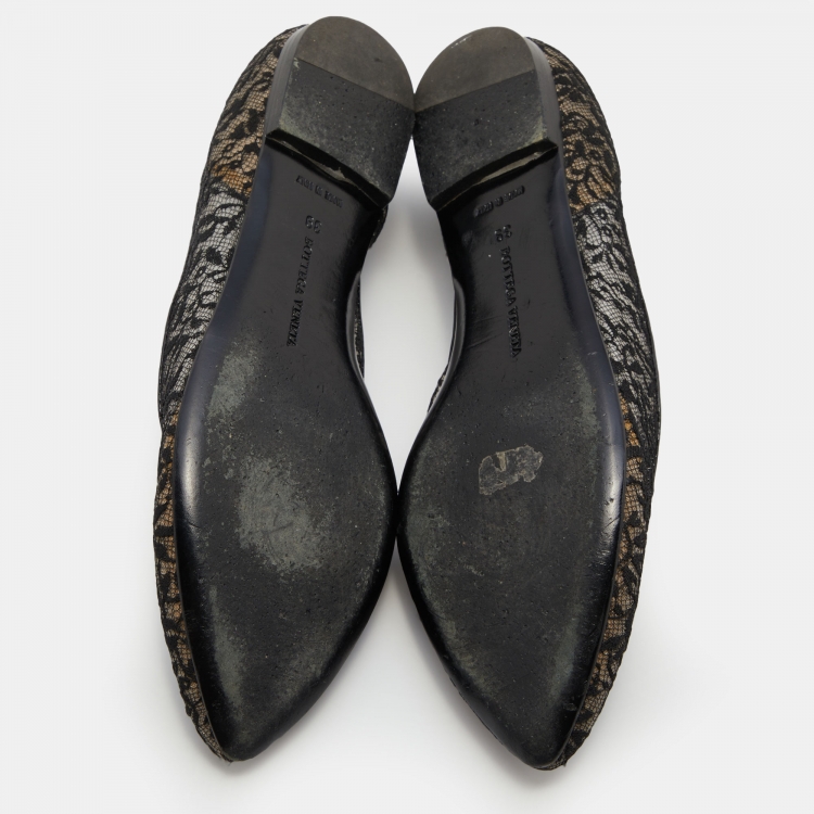 Pre Owned Bottega Veneta Black Lace and Patent Leather Ballet Flats Size 39