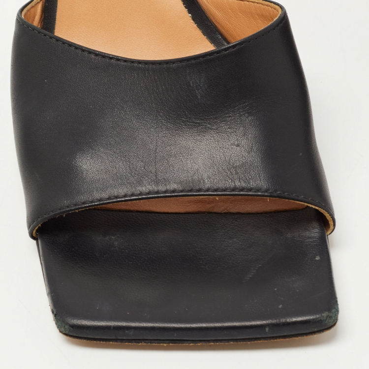 Pre Owned Bottega Veneta Black Leather Stretch Slide Sandals Size 37