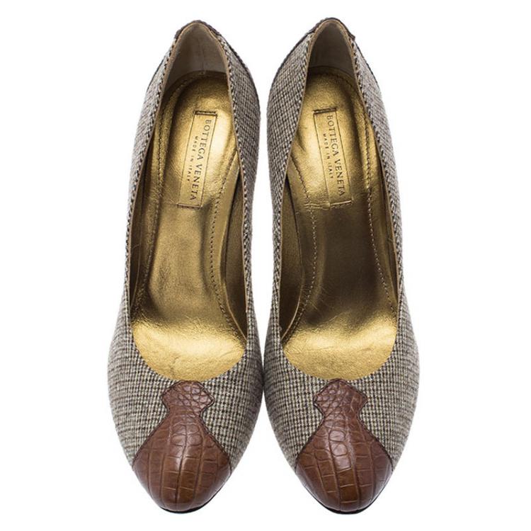 Pre Owned Bottega Veneta Beige/Brown Fabric and Crocodile Almond Toe Pumps Size 36.5