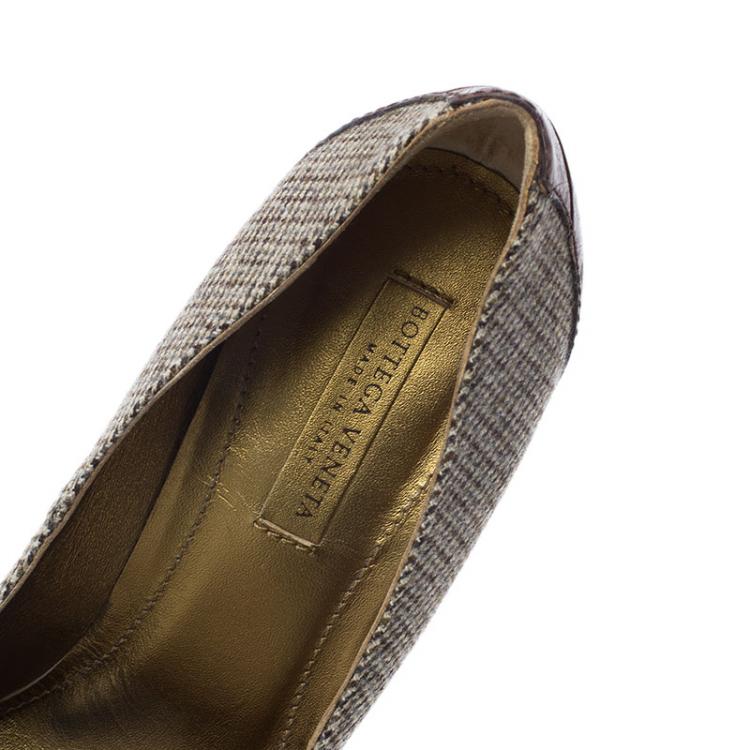 Pre Owned Bottega Veneta Beige/Brown Fabric and Crocodile Almond Toe Pumps Size 36.5