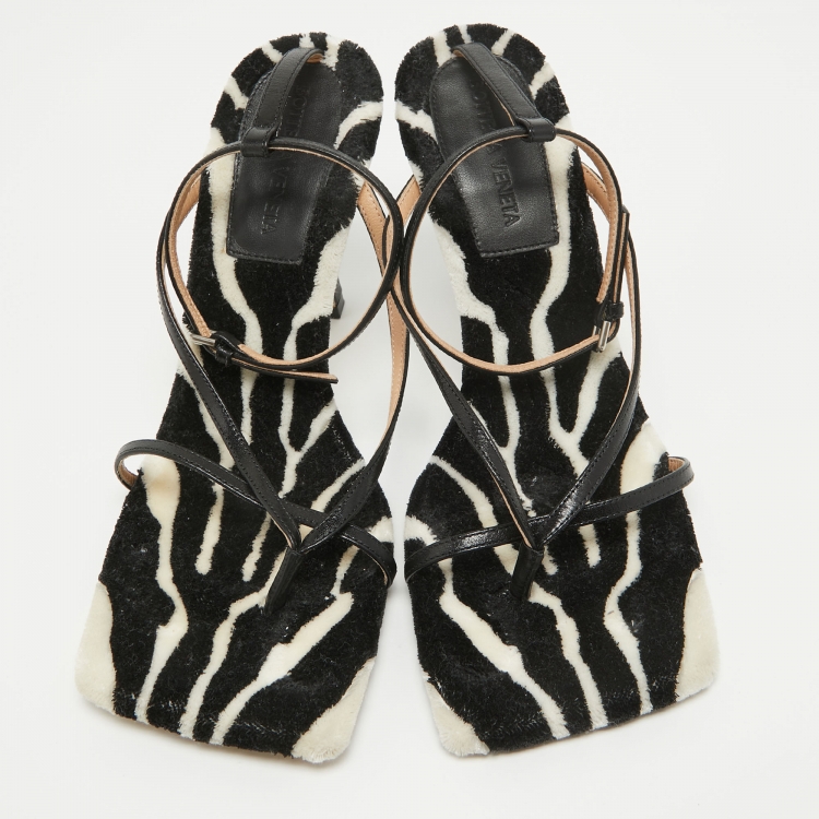 Pre Owned Bottega Veneta Black Leather Stretch Thong Ankle Strap Sandals Size 39