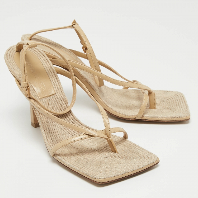 Pre Owned Bottega Veneta Beige Leather Stretch Thong Ankle Strap Sandals Size 37