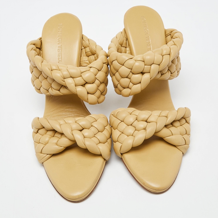 Pre Owned Bottega Veneta Yellow Intrecciato Leather BV Curve Mules Size 40