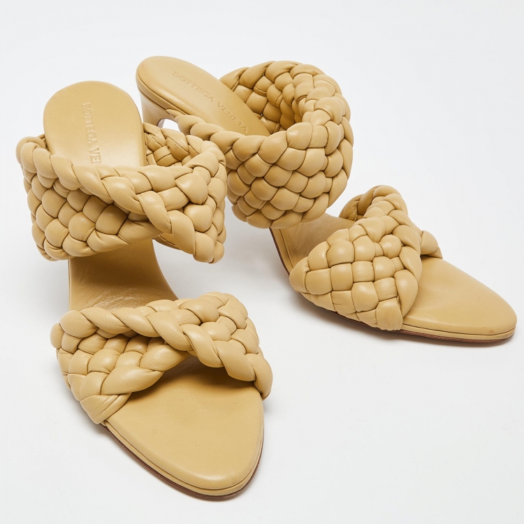 Pre Owned Bottega Veneta Yellow Intrecciato Leather BV Curve Mules Size 40
