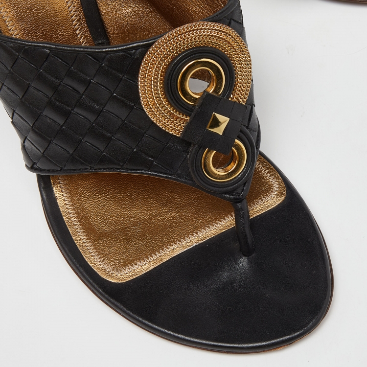 Pre Owned Bottega Veneta Black Woven Leather Embellished Thong Slide Sandals Size 39.5