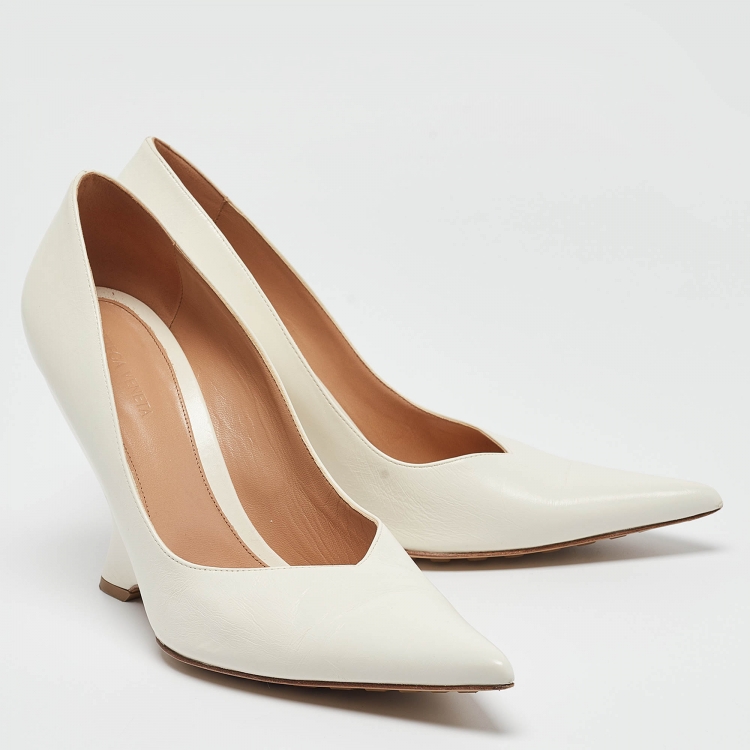 Pre Owned Bottega Veneta White Leather Wedge Pointed Toe Pumps Size 41