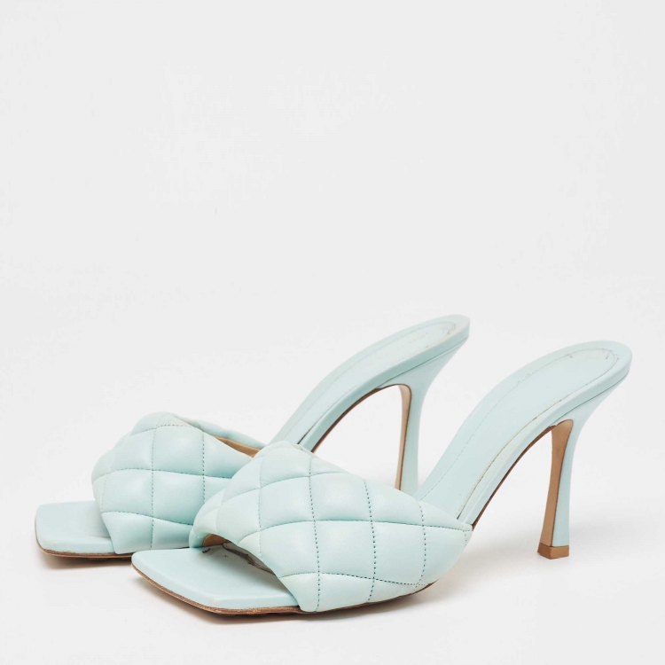 Pre Owned Bottega Veneta Light Blue Quilted Leather Slide Sandals Size 39