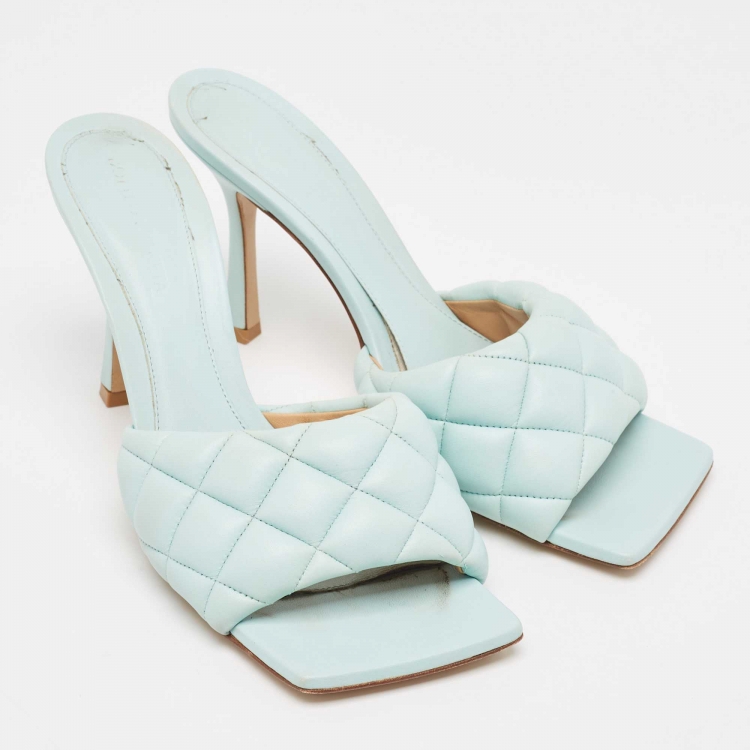 Pre Owned Bottega Veneta Light Blue Quilted Leather Slide Sandals Size 39