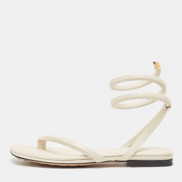 Pre Owned Bottega Veneta Cream Leather Spiral Flat Sandals Size 40
