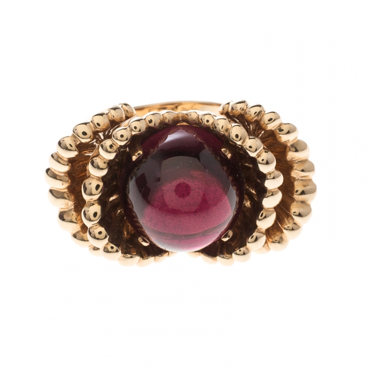 Pre Owned Boucheron Frou Frou Garnet Cabochon 18k Rose Gold Cocktail Ring Size 50