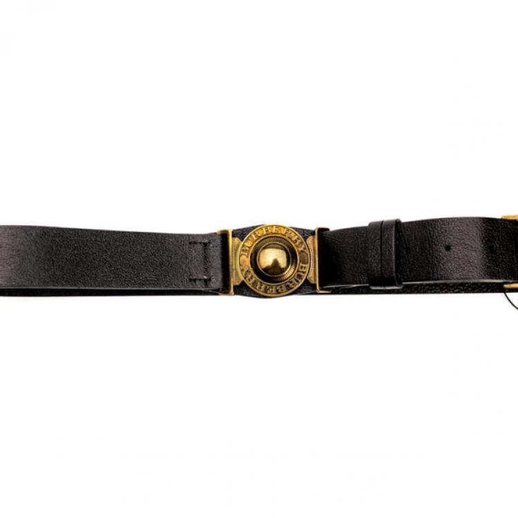 Burberry Clasp Buckle Belt in Black
