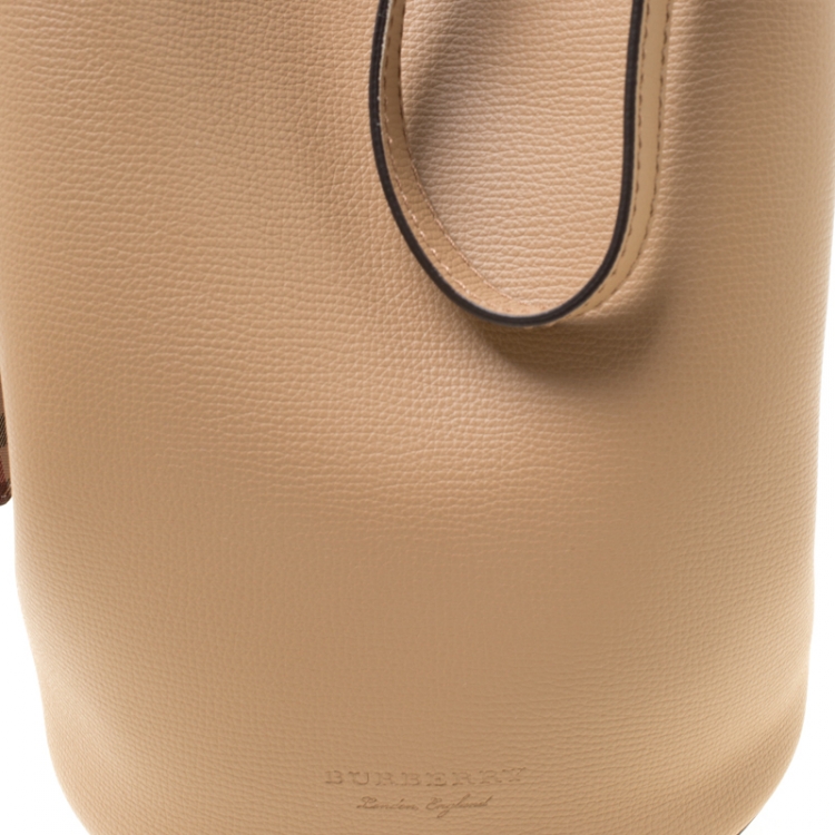 Pre Owned  Burberry Brown Leather Crossbody Bucket Bag