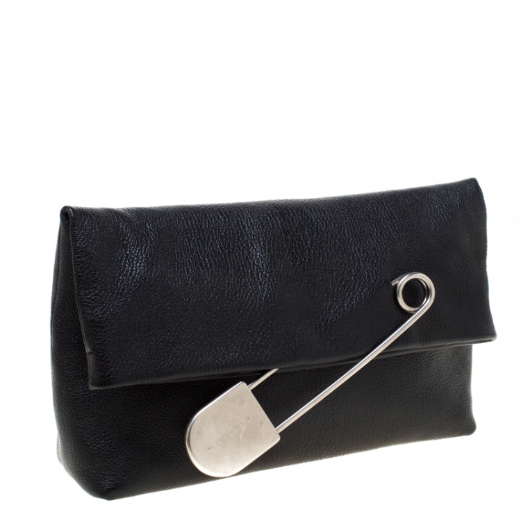 Pre Owned Burberry Black Leather Pin Clutch