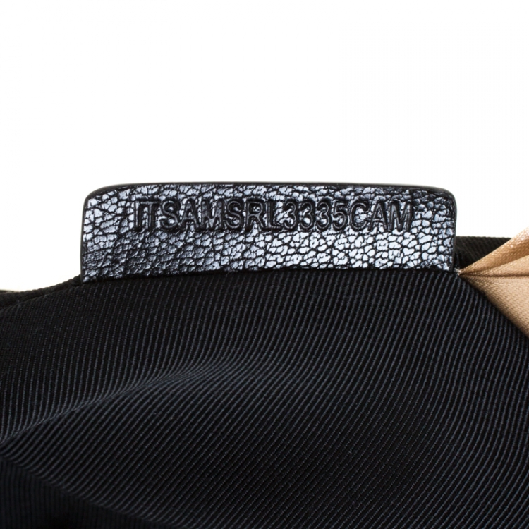 Pre Owned Burberry Black Leather Pin Clutch