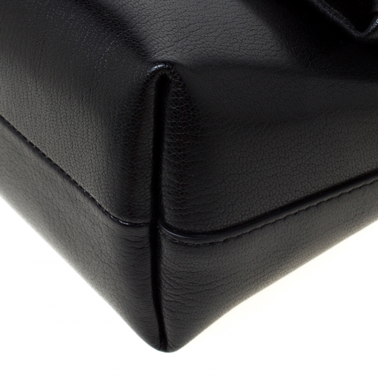 Pre Owned Burberry Black Leather Pin Clutch