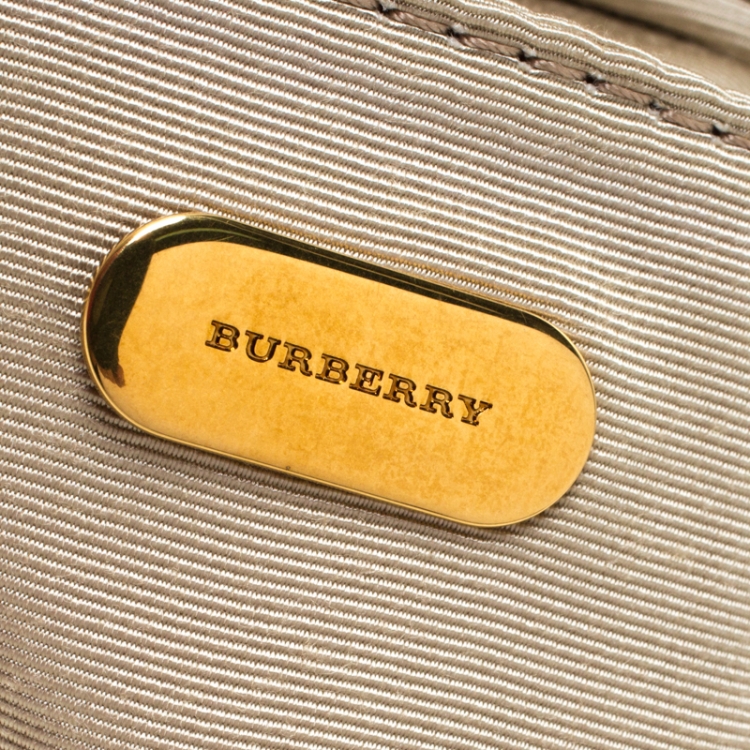 Pre Owned Burberry Beige Leather Medium Pin Clutch