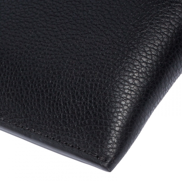 مملوكة مسبقًا Burberry Black Leather Wristlet Clutch
