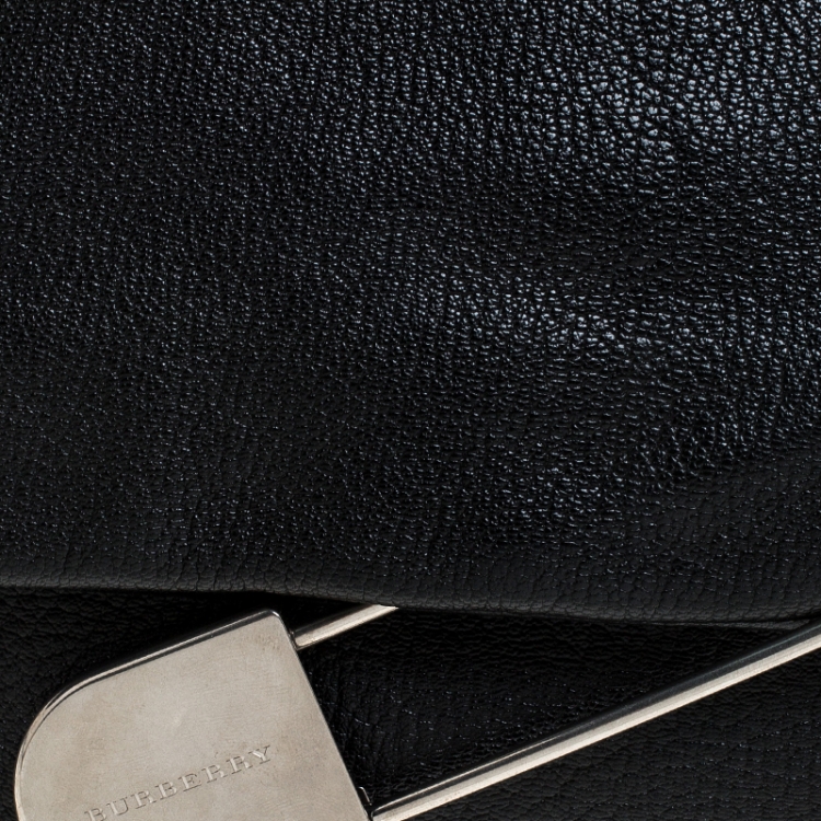 Pre Owned Burberry Black Leather Pin Clutch
