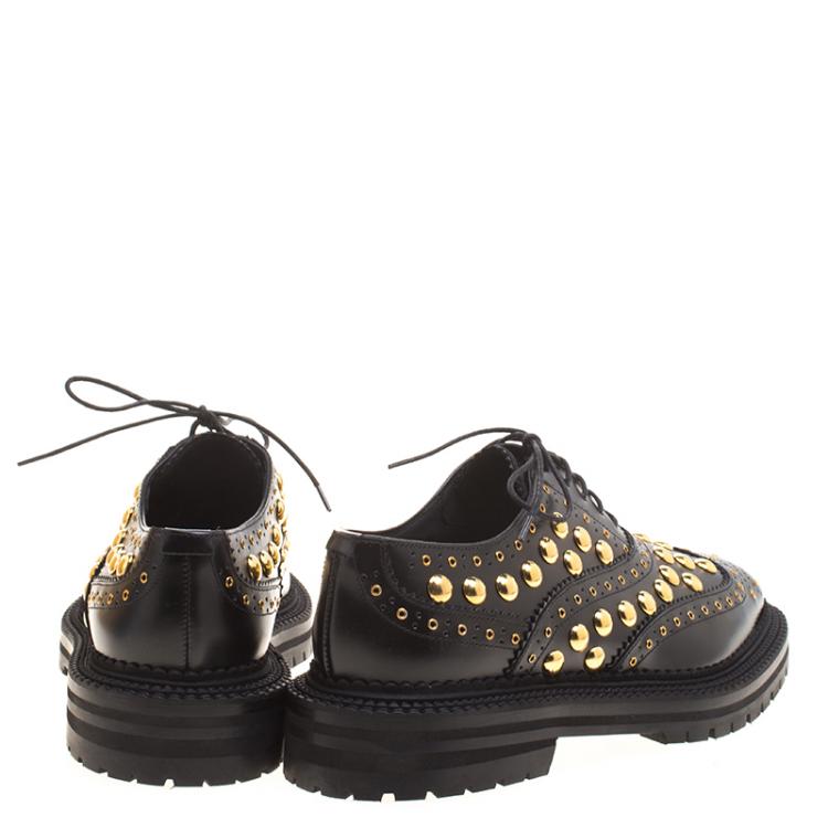 مملوكة مسبقًا Burberry Black Leather Deardown Studded Platform Oxfords Size 40