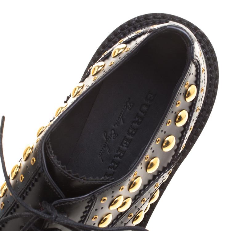 مملوكة مسبقًا Burberry Black Leather Deardown Studded Platform Oxfords Size 40