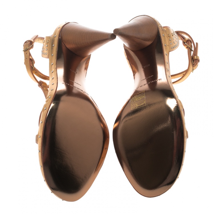 مملوكة مسبقًا Burberry Metallic Gold Leather Hans T Strap Sandals Size 38.5