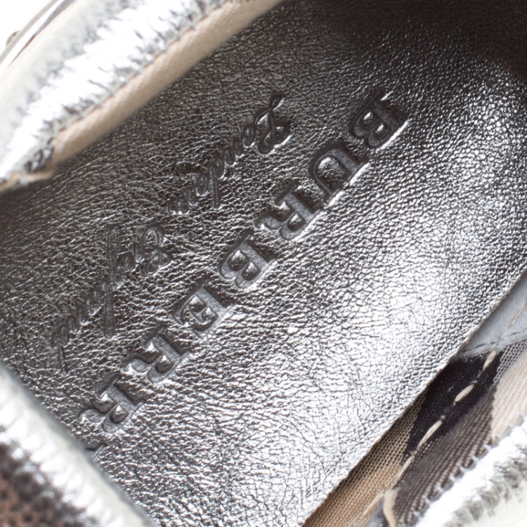 Pre Owned Burberry Metallic Silver Kiltie Fringe Detail Slip On Sneakers Size 40