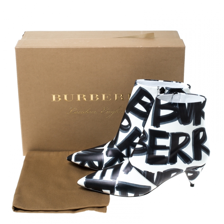Pre Owned Burberry White/Black Leather Wilsbeck Ankle Boots Size 39.5