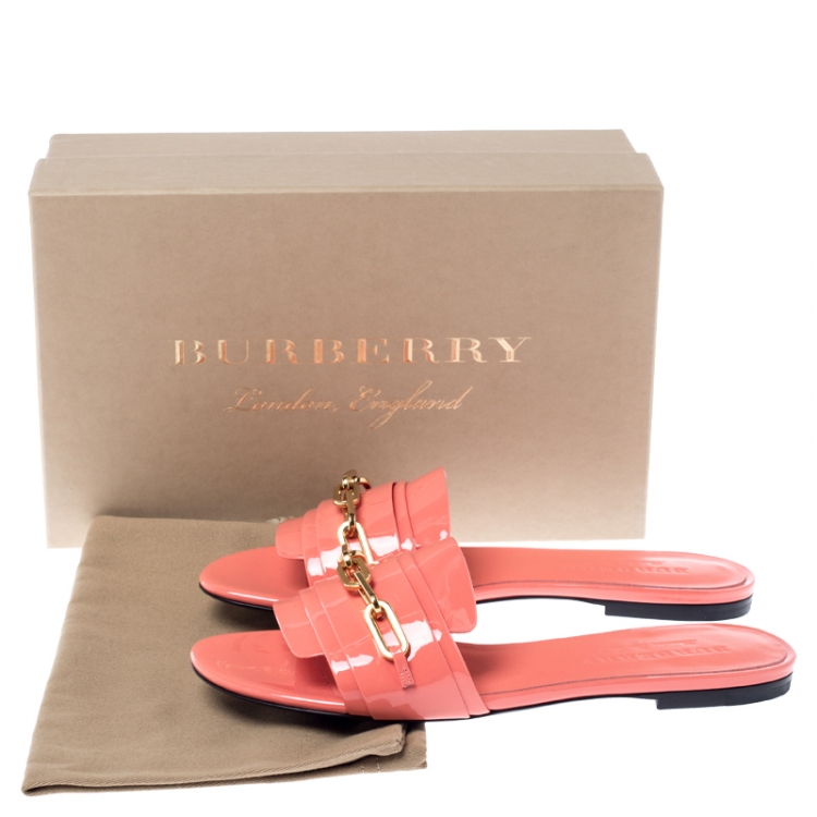 Pre Owned Burberry Pink Patent Leather Coleford Slide Sandals Size 39