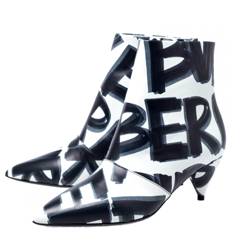 Pre Owned Burberry White/Black Leather Wilsbeck Ankle Boots Size 36.5