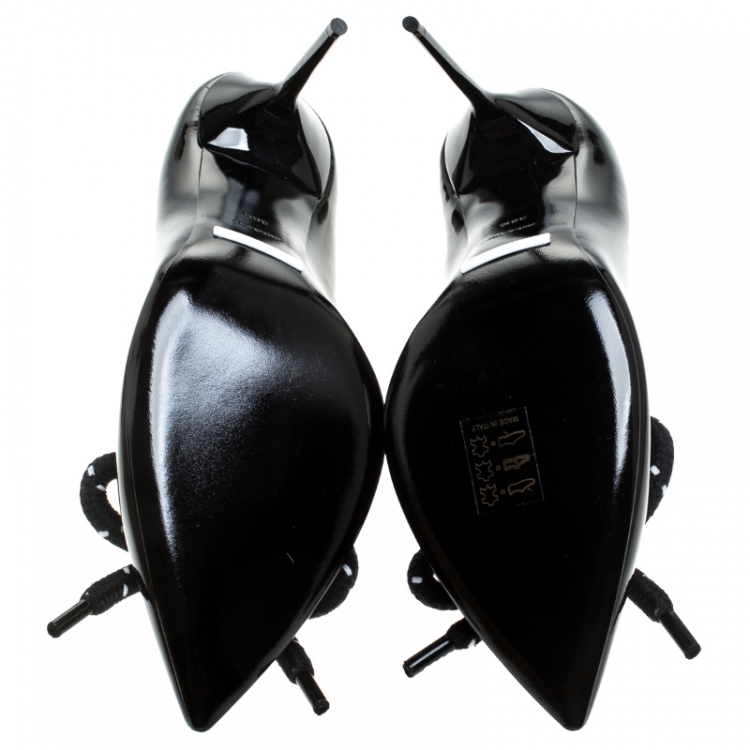 مملوكة مسبقًا Burberry Black Patent Leather Finsbury Bow Pointed Toe Pumps Size 38.5
