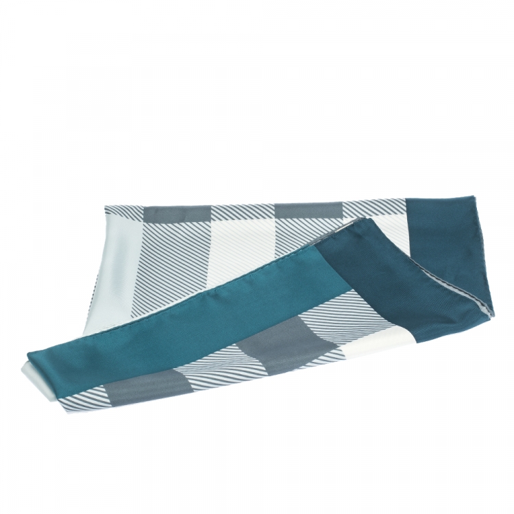 مملوكة مسبقًا Burberry Blue & Teal Check Print Silk Square Scarf