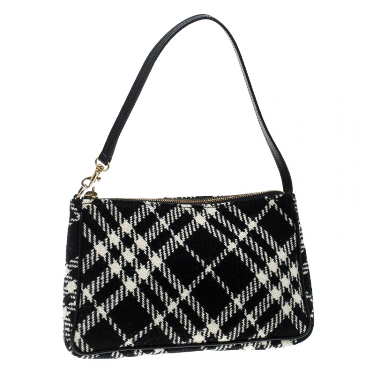 Pre Owned Burberry Black/White Check Wool Pochette