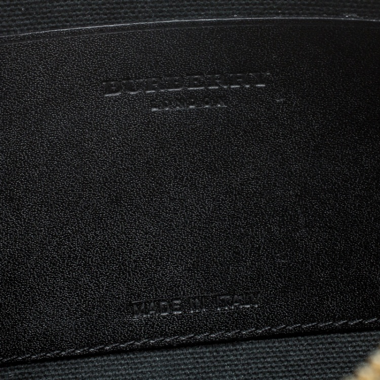Pre Owned Burberry Black/White Check Wool Pochette
