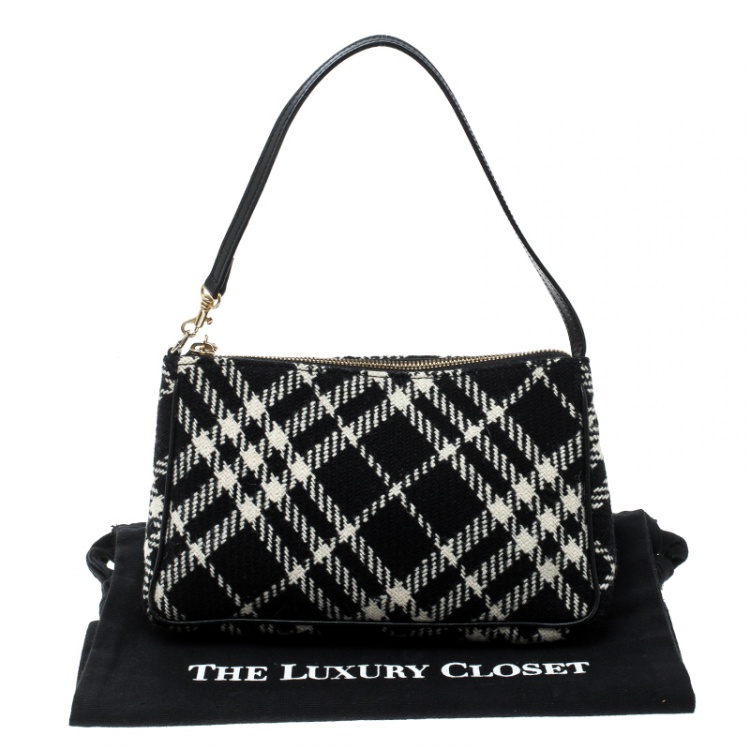 Pre Owned Burberry Black/White Check Wool Pochette